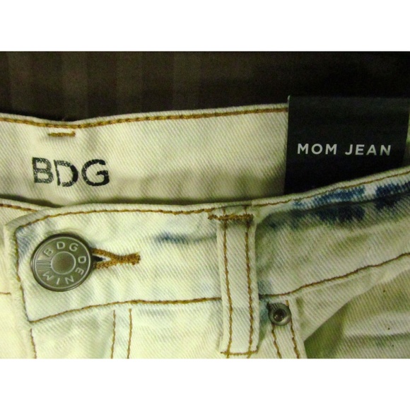NEW BDG Mom Jean Jeans Size 29W 28L Ivory - Picture 3 of 6